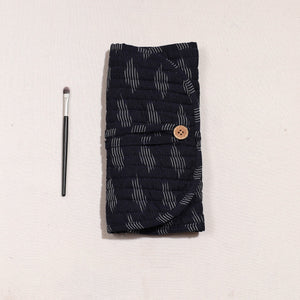 Black - Ikat Fabric Multipurpose Segmented Make-up Brush Wrap Pouch/Case