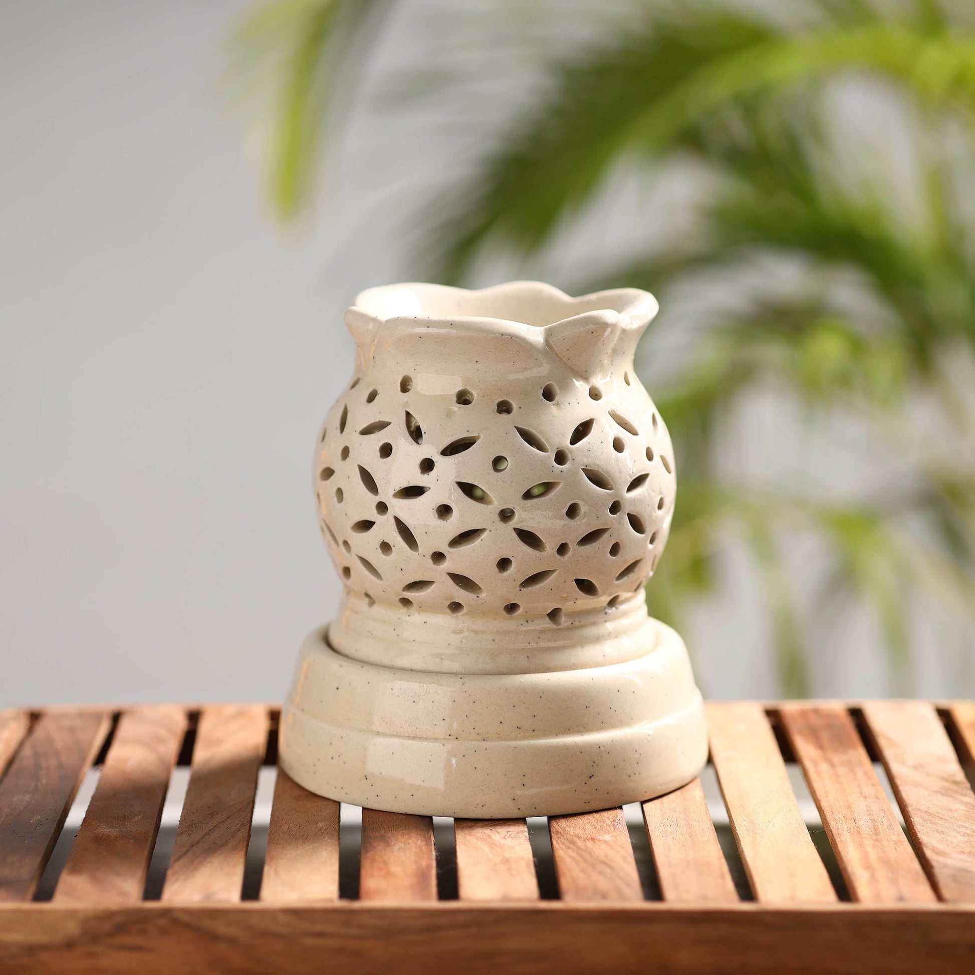 Handcrafted Ceramic Electrical Aroma Diffuser (6 inches)