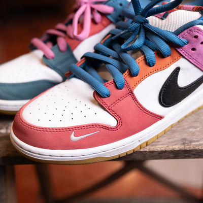 Nike SB Dunk Low Pro QS Parra (Friends & Family) 2021