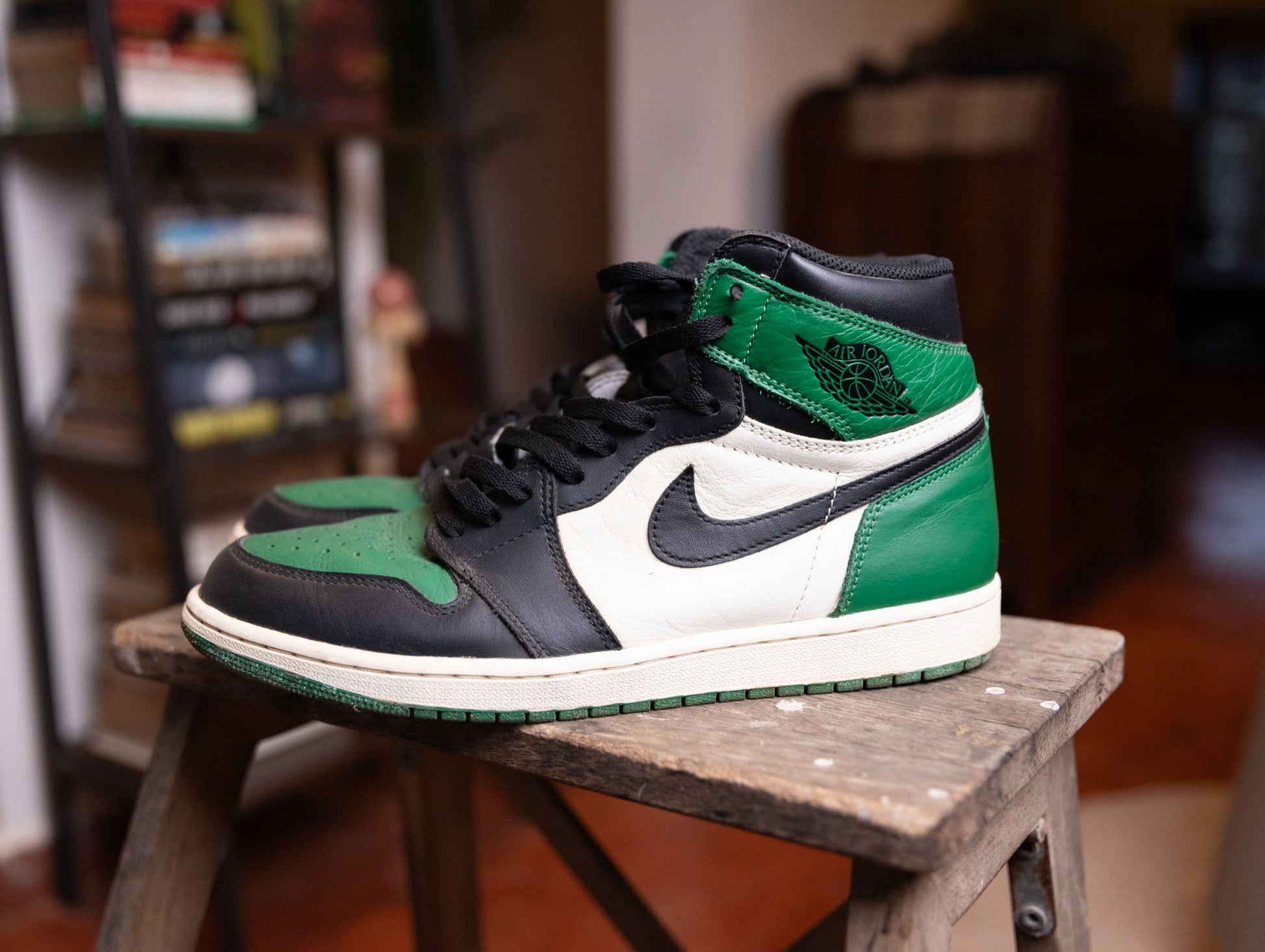 Nike Air Jordan 1 Retro High OG Pine Green