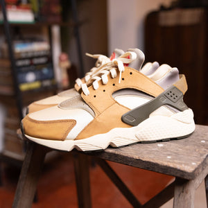 Stussy x Air Huarache LE Desert Oak 2021