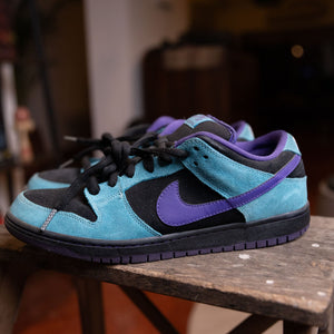 Nike SB Dunk Low Skeletor