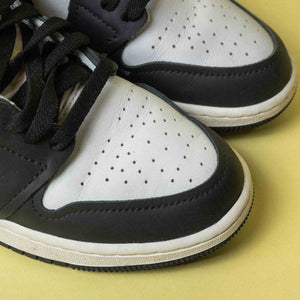 Nike Air Jordan 1 Retro High White Black Volt University Gold