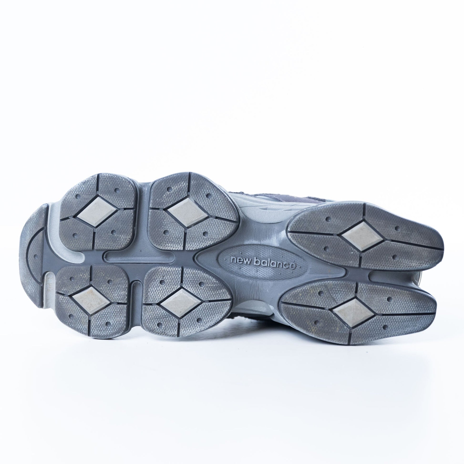 New Balance 9060 Magnet