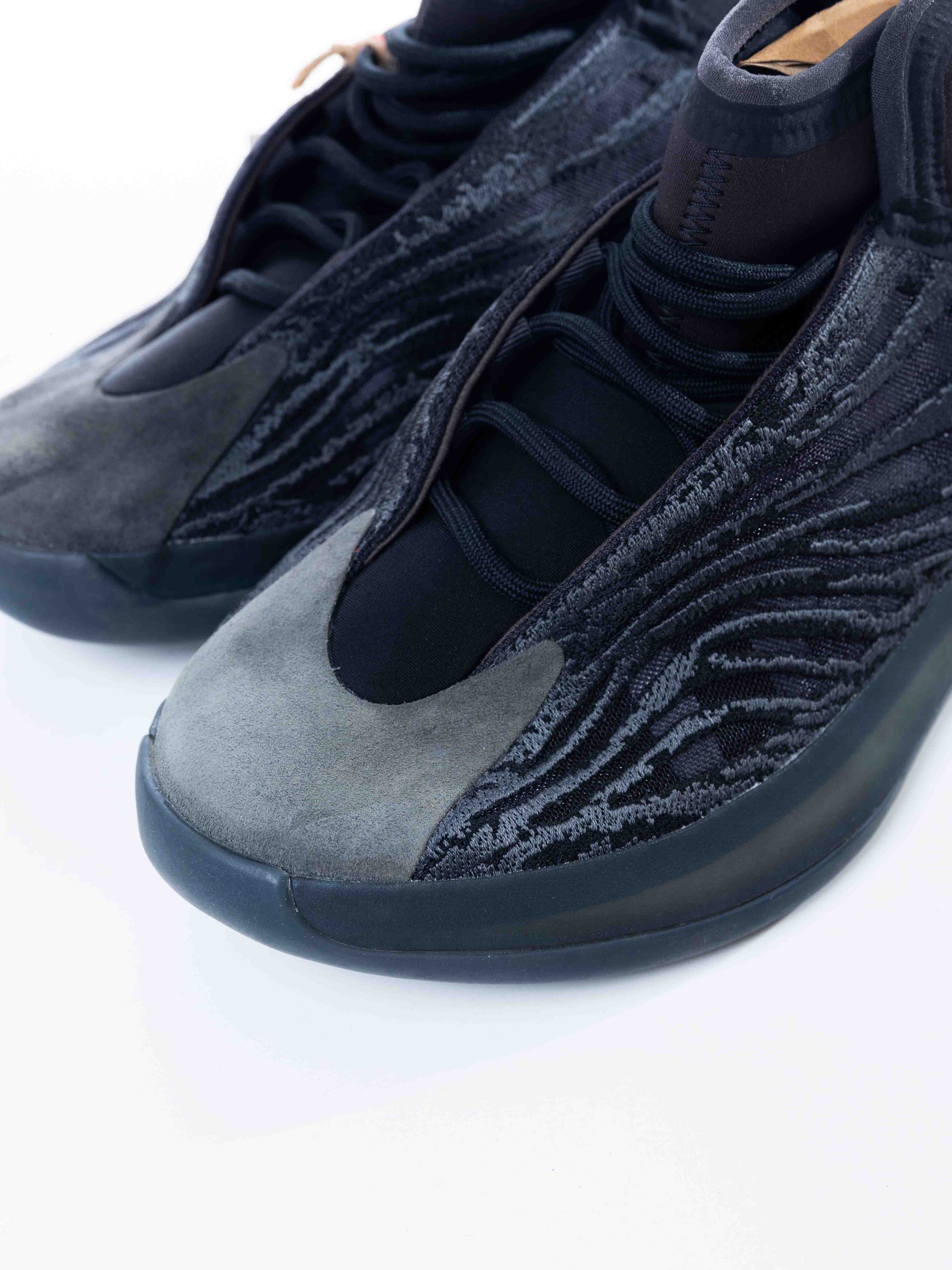 Adidas Yeezy QNTM Onyx
