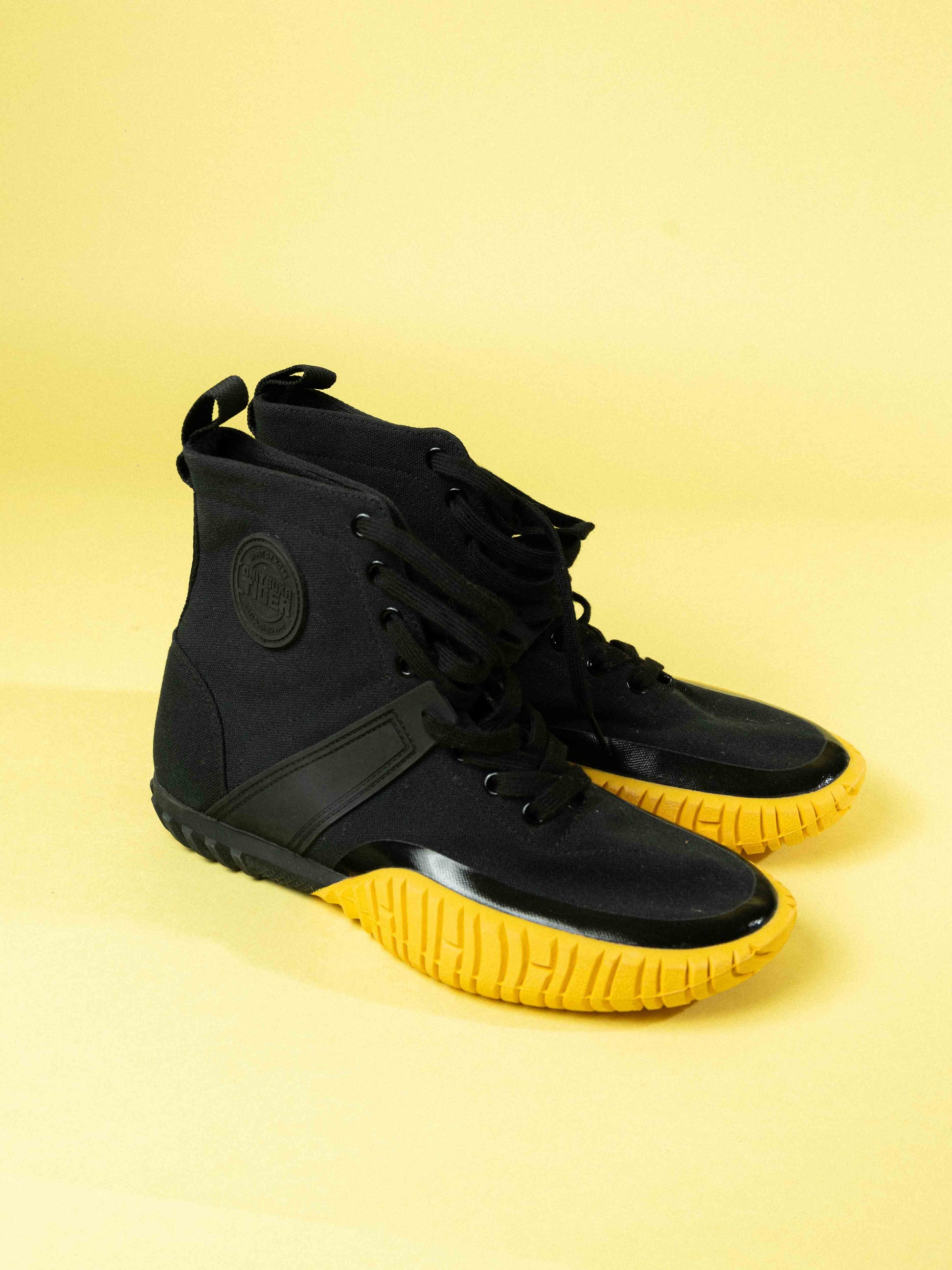 Onitsuka Tiger Duck Tiger MT Shoes