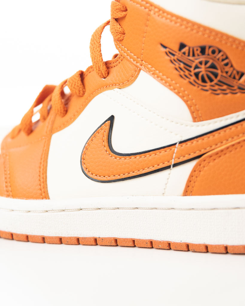 Nike Air Jordan 1 Mid SE Sport Spice