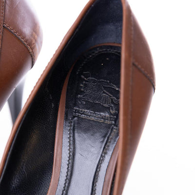 Burberry Brown Leather And Nova Check Canvas Pointed Toe Pumps