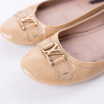 Louis Vuitton Beige Patent Leather Oxford Ballet Flats