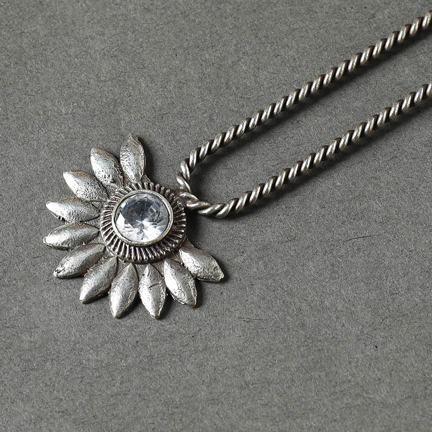 Antique Silver Finish Oxidised Brass Base Stone Work Juda Pin