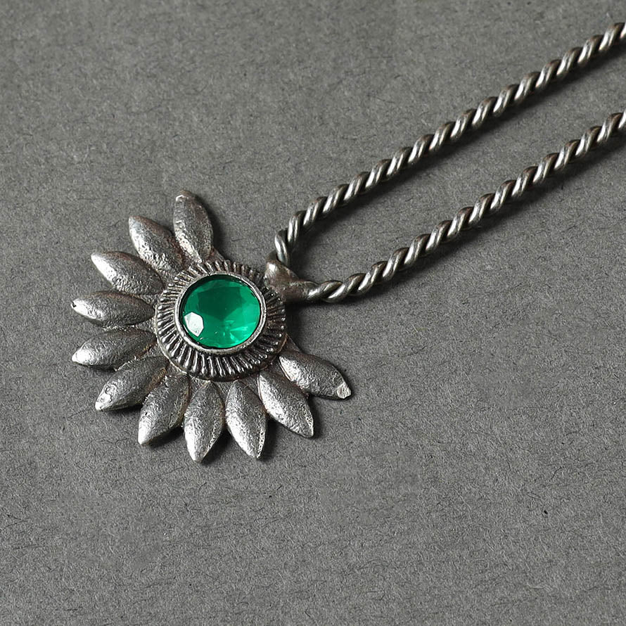 Antique Silver Finish Oxidised Brass Base Stone Work Juda Pin
