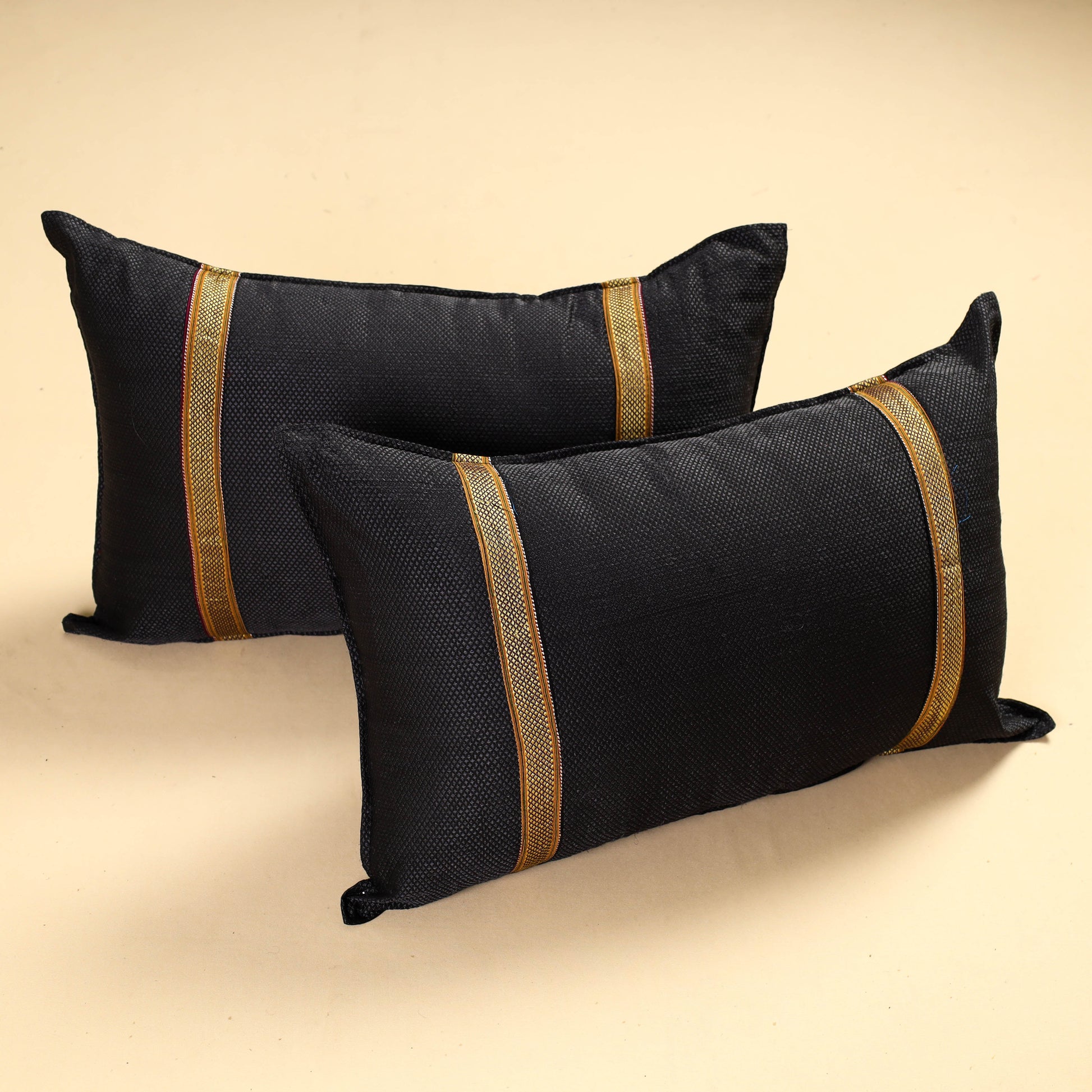 Black - Khun Weave Cotton Pillow Covers (Set of 2)