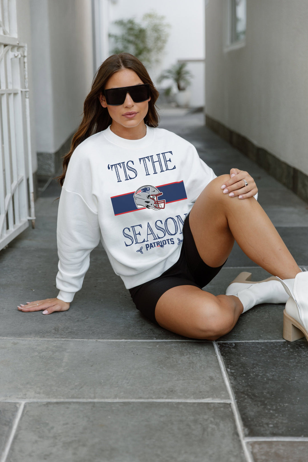 NEW ENGLAND PATRIOTS TOUCHDOWN TIDINGS DROP SHOULDER CREWNECK SWEATSHIRT