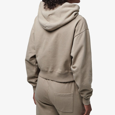 SPORTY & RICH | VENDOME SCRIPT EMBROIDERED CROPPED HOODIE { BEIGE