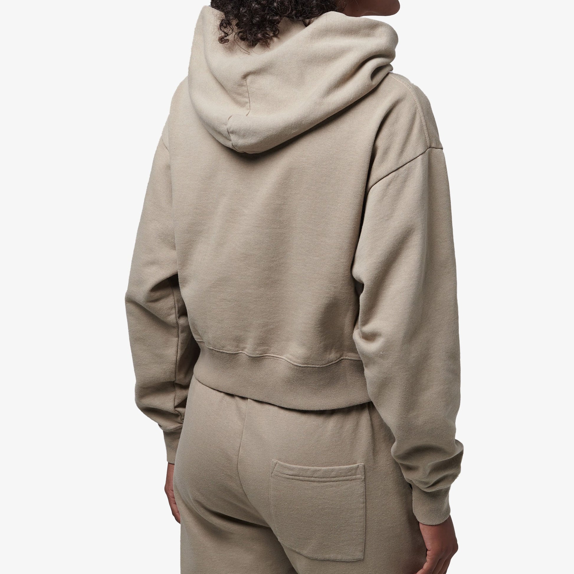 SPORTY & RICH | VENDOME SCRIPT EMBROIDERED CROPPED HOODIE { BEIGE