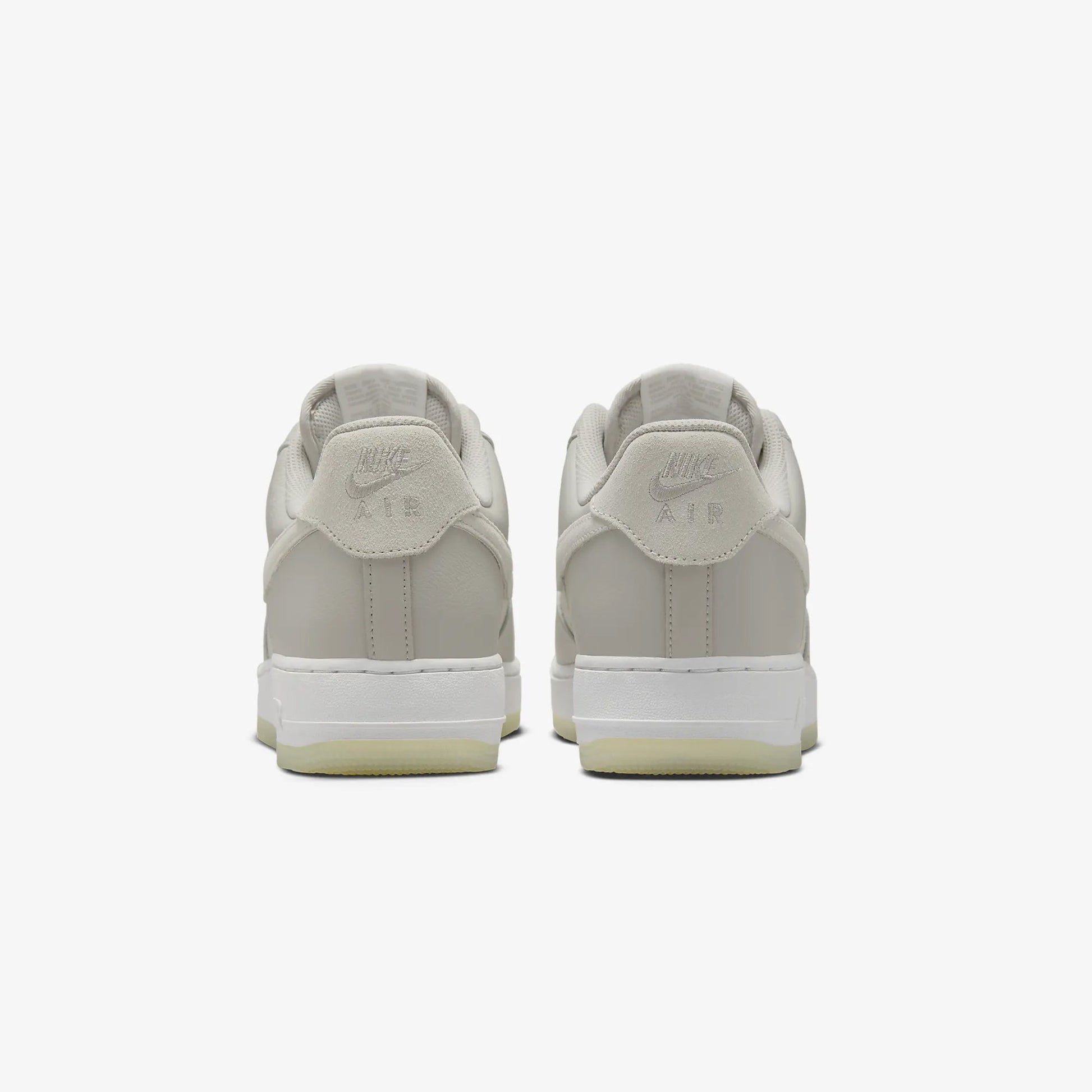 Nike | AIR FORCE 1 '07 LV8 { LIGHT BONE/SUMMIT WHITE-LT IRON ORE