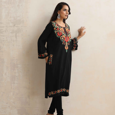 trueBrowns Black Kashmiri Floral Embroidered Woollen Phiran Kurta