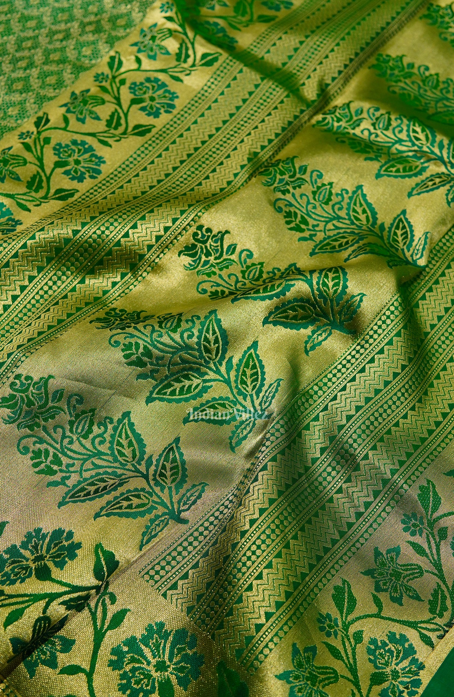 Green Flower Motif Pure Kanjivaram Silk Saree