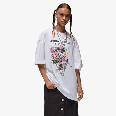 JORDAN | OVERSIZED GRAPHIC T-SHIRT { WHITE