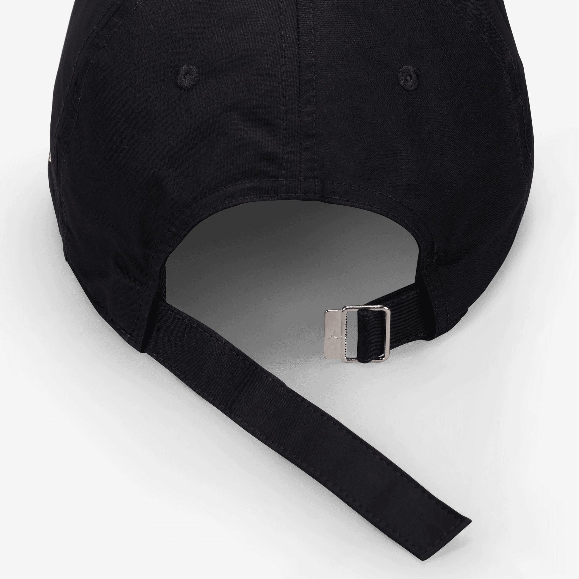 Jordan | CLUB UNSTRUCTURED HAT { BLACK/WHITE