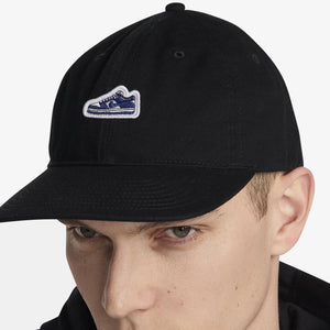 NIKE | CLUB UNSTRUCTURED PATCH CAP { BLACK
