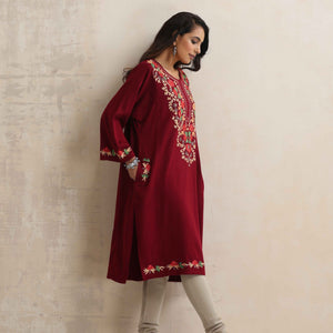 trueBrowns Maroon Kashmiri Embroidered Woollen Phiran Kurta
