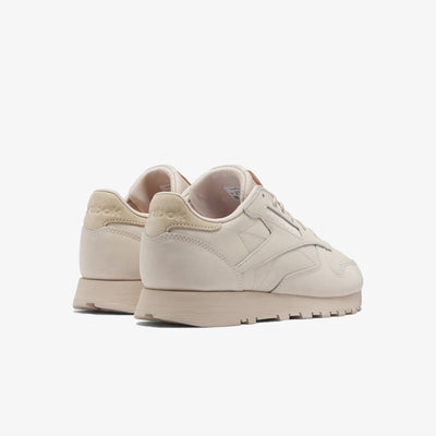 Reebok | CLASSIC LEATHER  { SOFT ECRU