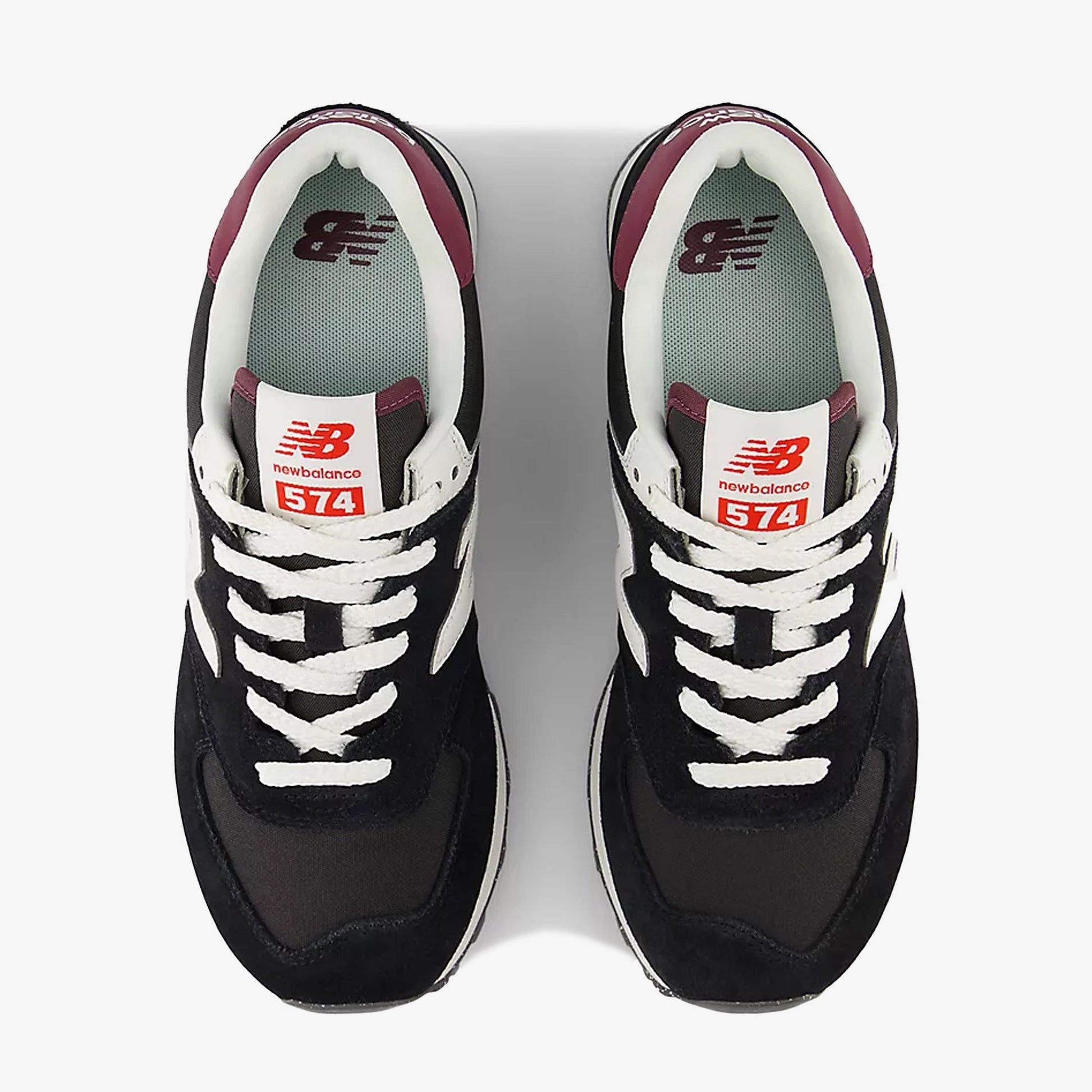 New Balance | 574 { BLACK/WHITE