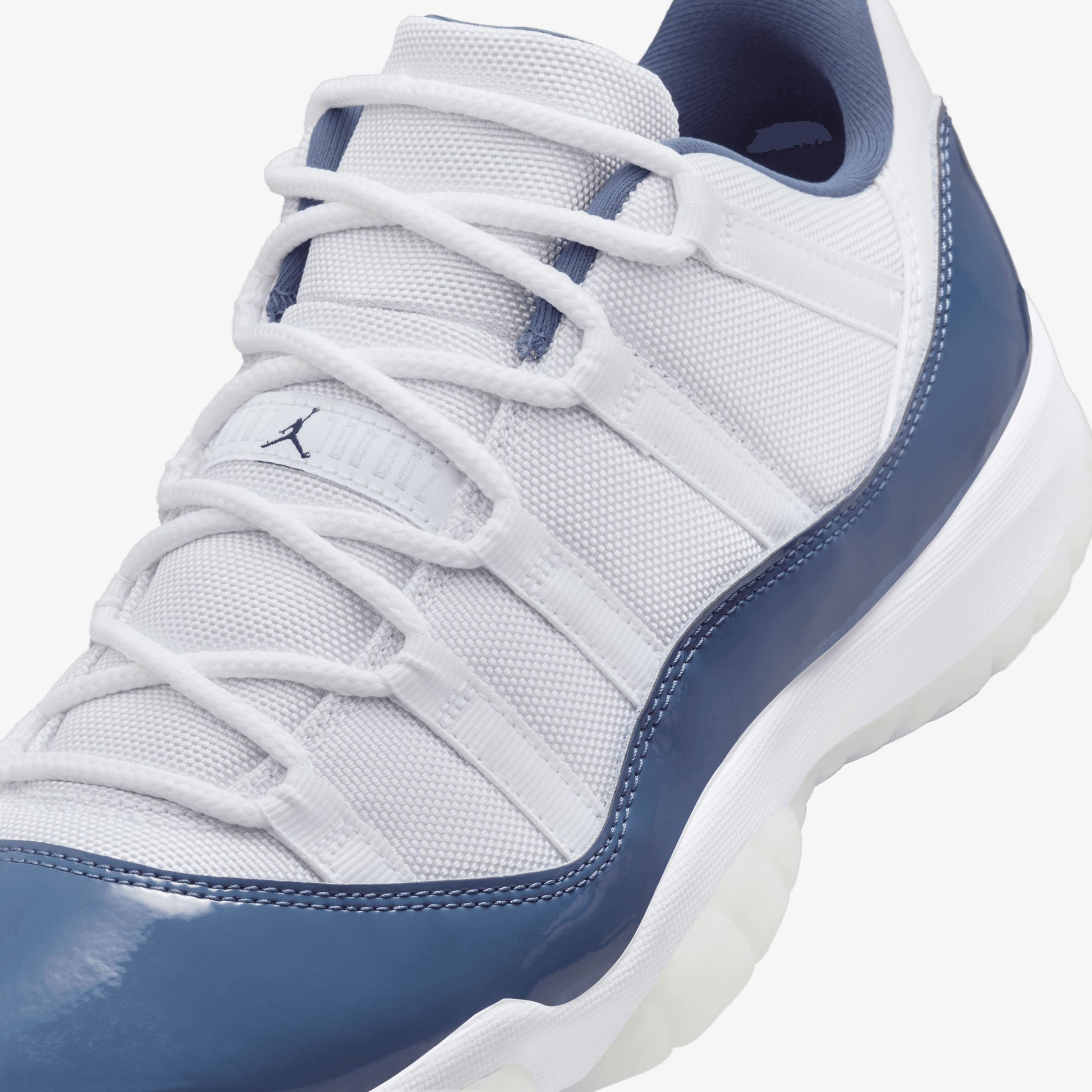 JORDAN | AIR JORDAN 11 RETRO LOW { WHITE/MIDNIGHT NAVY-DIFFUSED BLUE