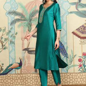 Regular Three-Quarter Sleeves Thread Work Kurta with Trousers
