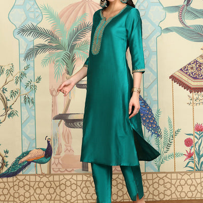 Regular Three-Quarter Sleeves Thread Work Kurta with Trousers