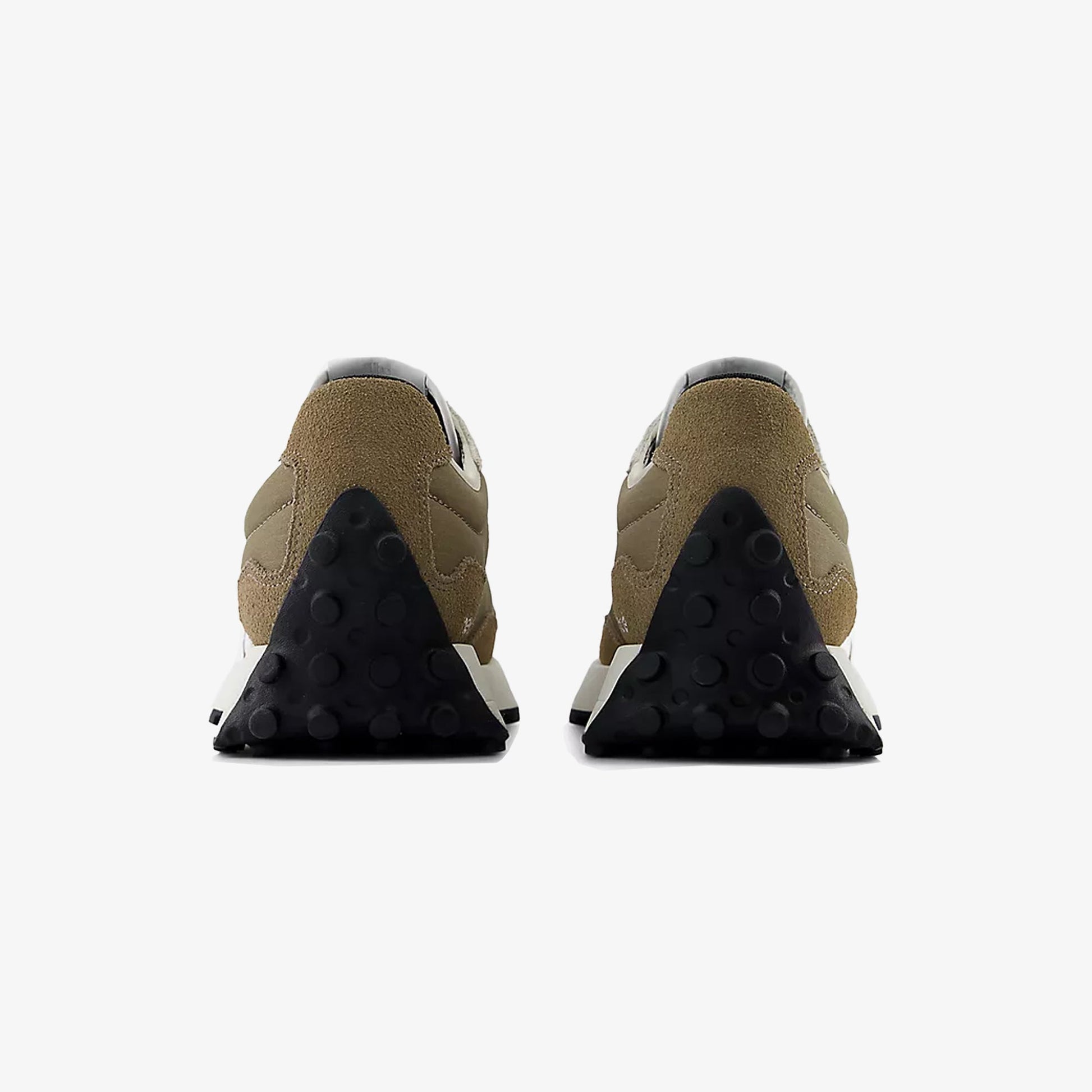 New Balance | 327 { MUSHROOM/WHITE