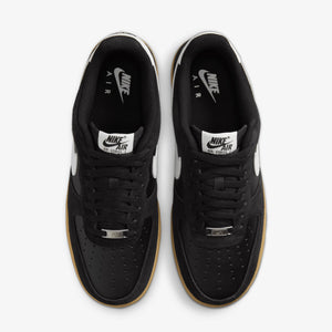 NIKE | AIR FORCE 1'07 LV8 { BLACK/SUMMIT WHITE-GUM LIGHT BROWN