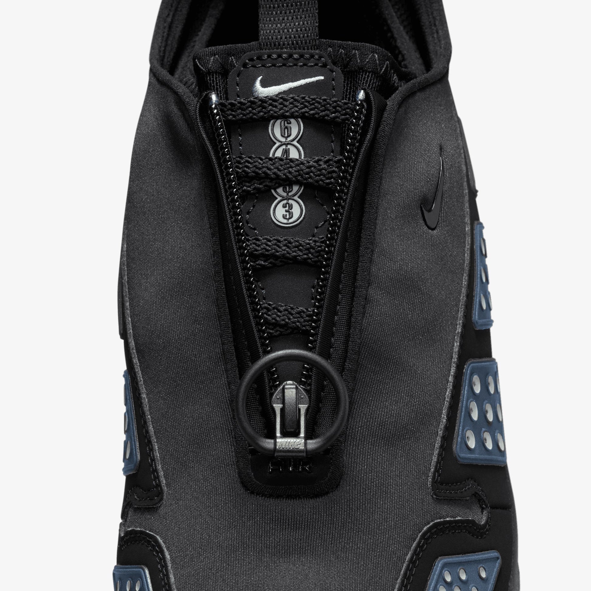 NIKE | AIR MAX SNDR { BLACK & SILVER