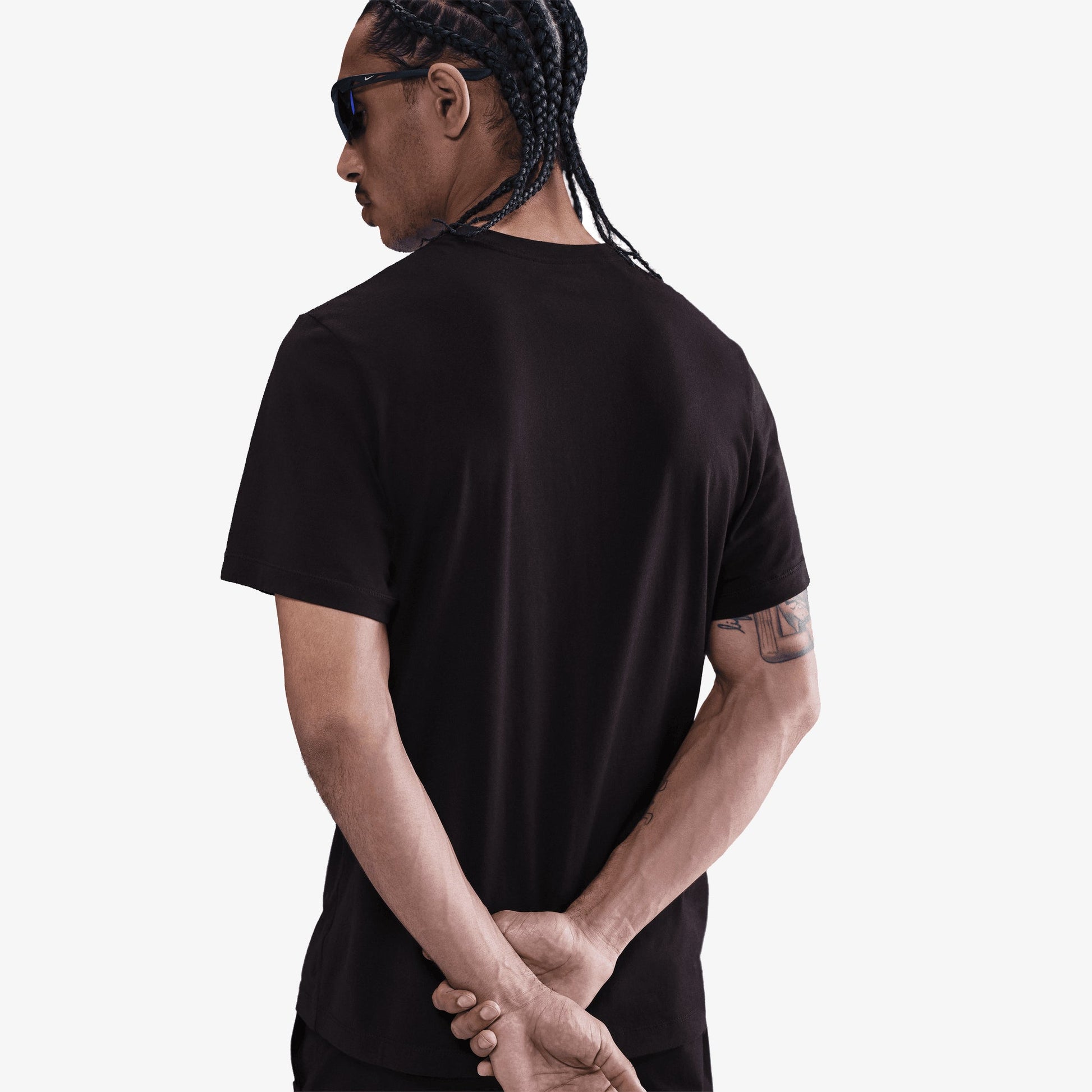 NIKE | SPORTSWEAR T-SHIRT { BLACK
