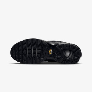 NIKE | AIR MAX PLUS { BLACK/BLACK-BLACK