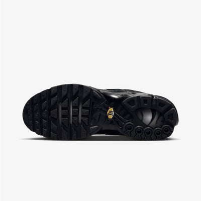 NIKE | AIR MAX PLUS { BLACK/BLACK-BLACK