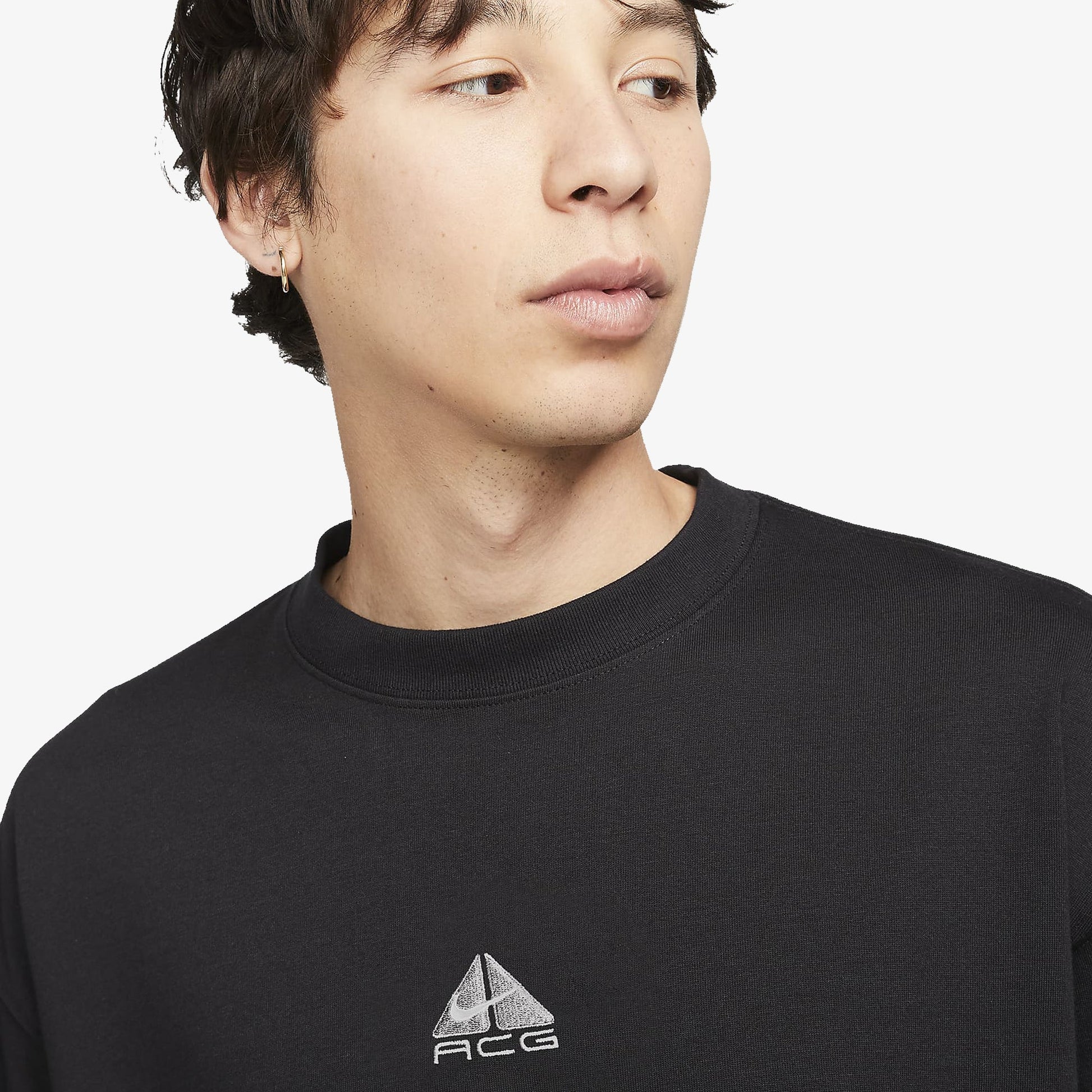 Nike | ACG T-SHIRT  { BLACK/LT SMOKE GREY/SUMMIT WHITE