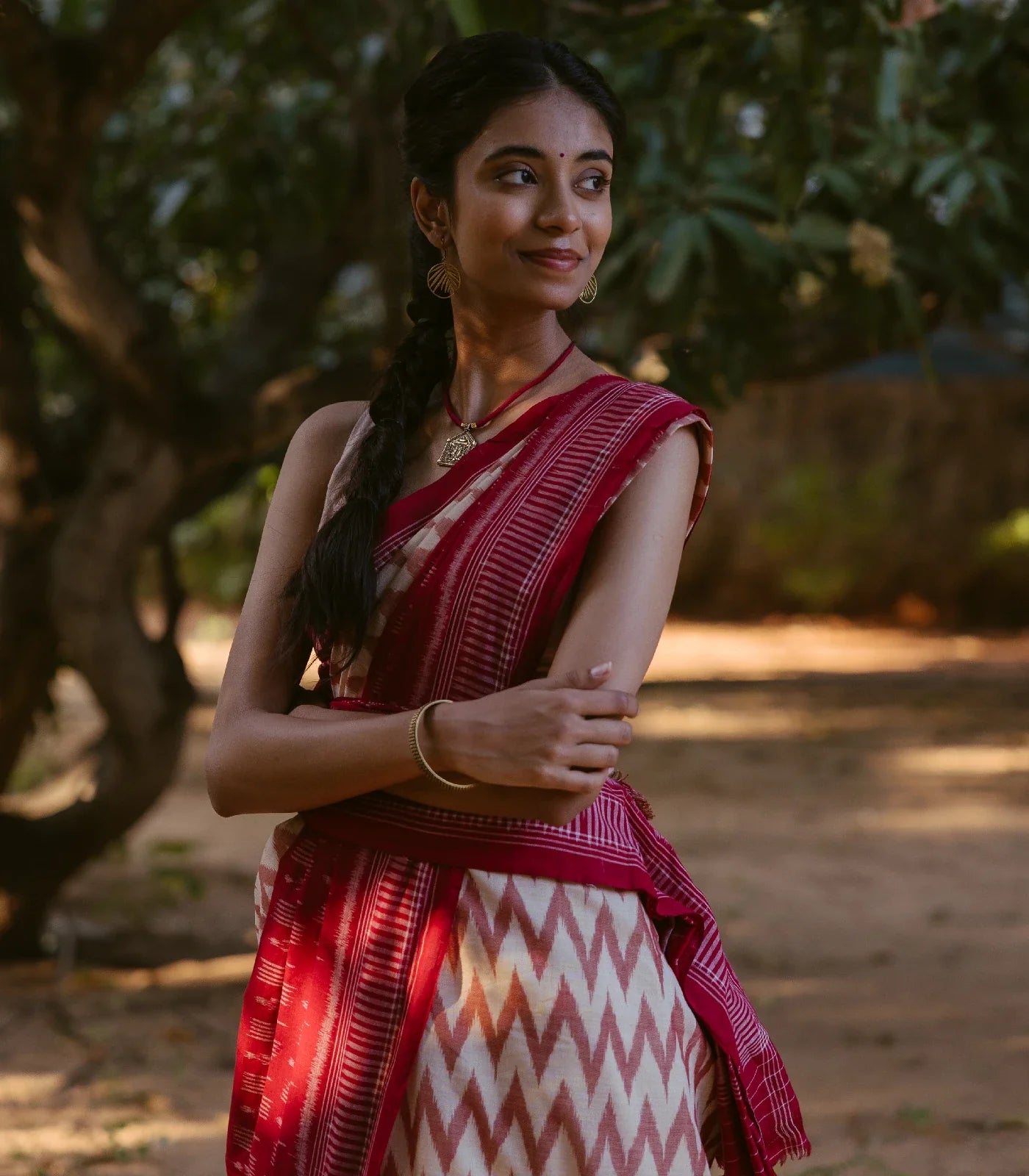 Crimson & Cream Handloom Orissa Cotton Saree With Tie and dye Chevron ( Vanki ) Motifs