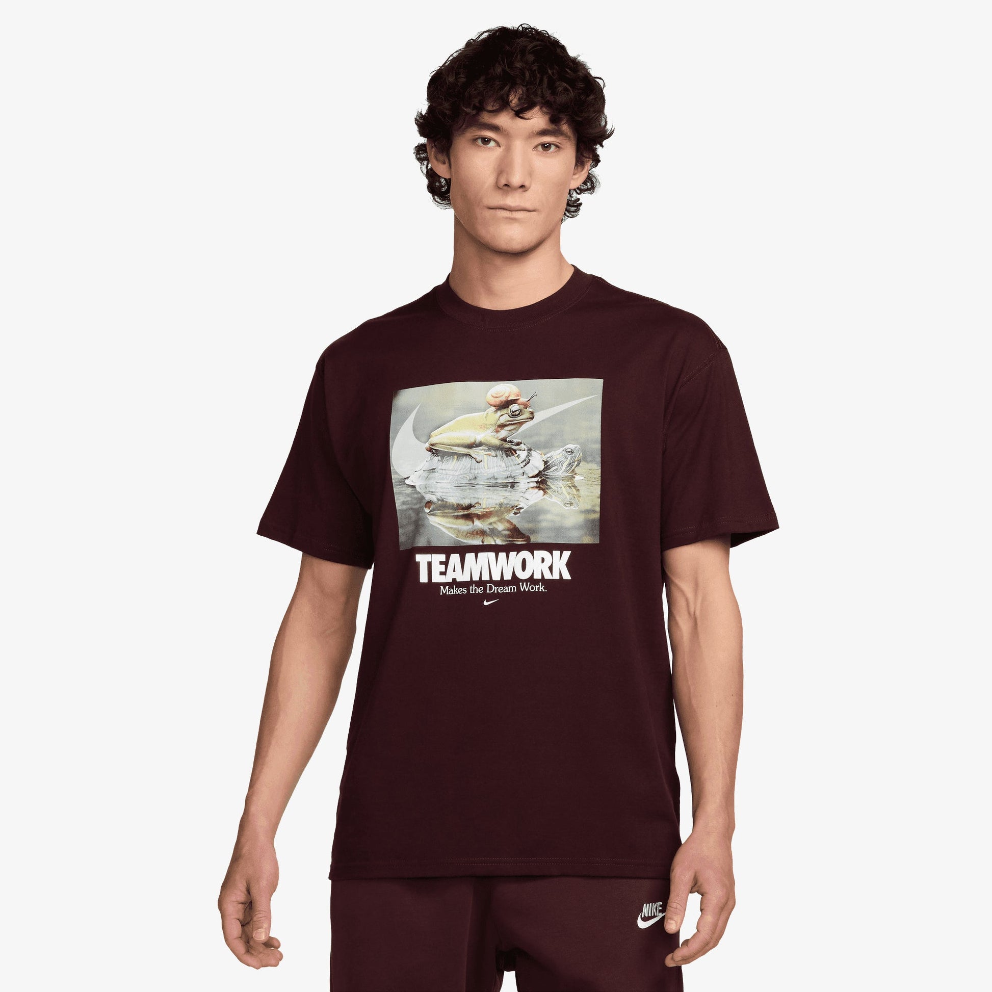 NIKE | MAX90 T-SHIRT { BURGUNDY CRUSH
