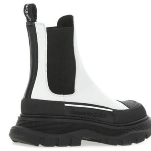 Alexander Mcqueen Tread Slick Boot White Black (Women'S)