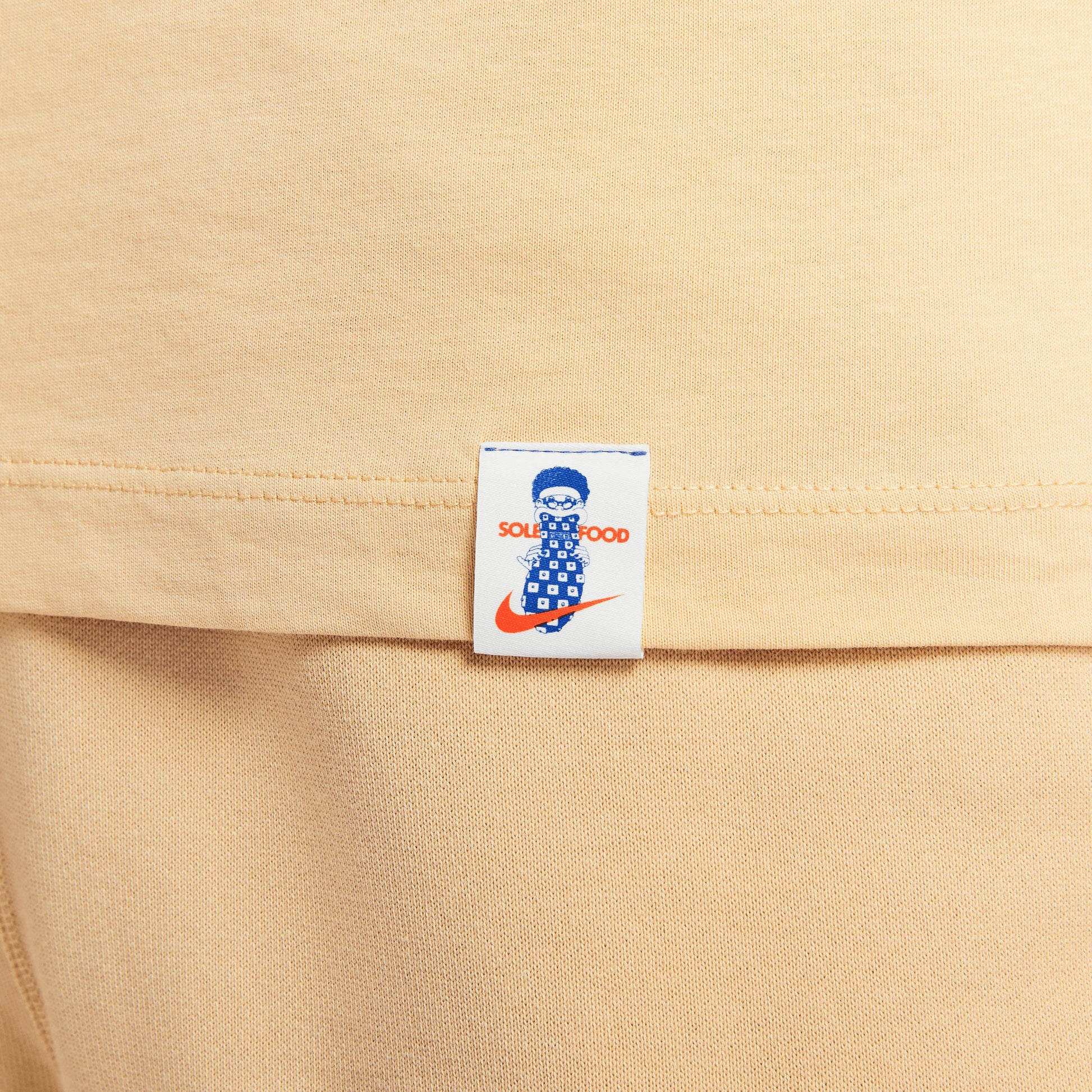 NIKE | SPORTSWEAR CLUB { BROWN