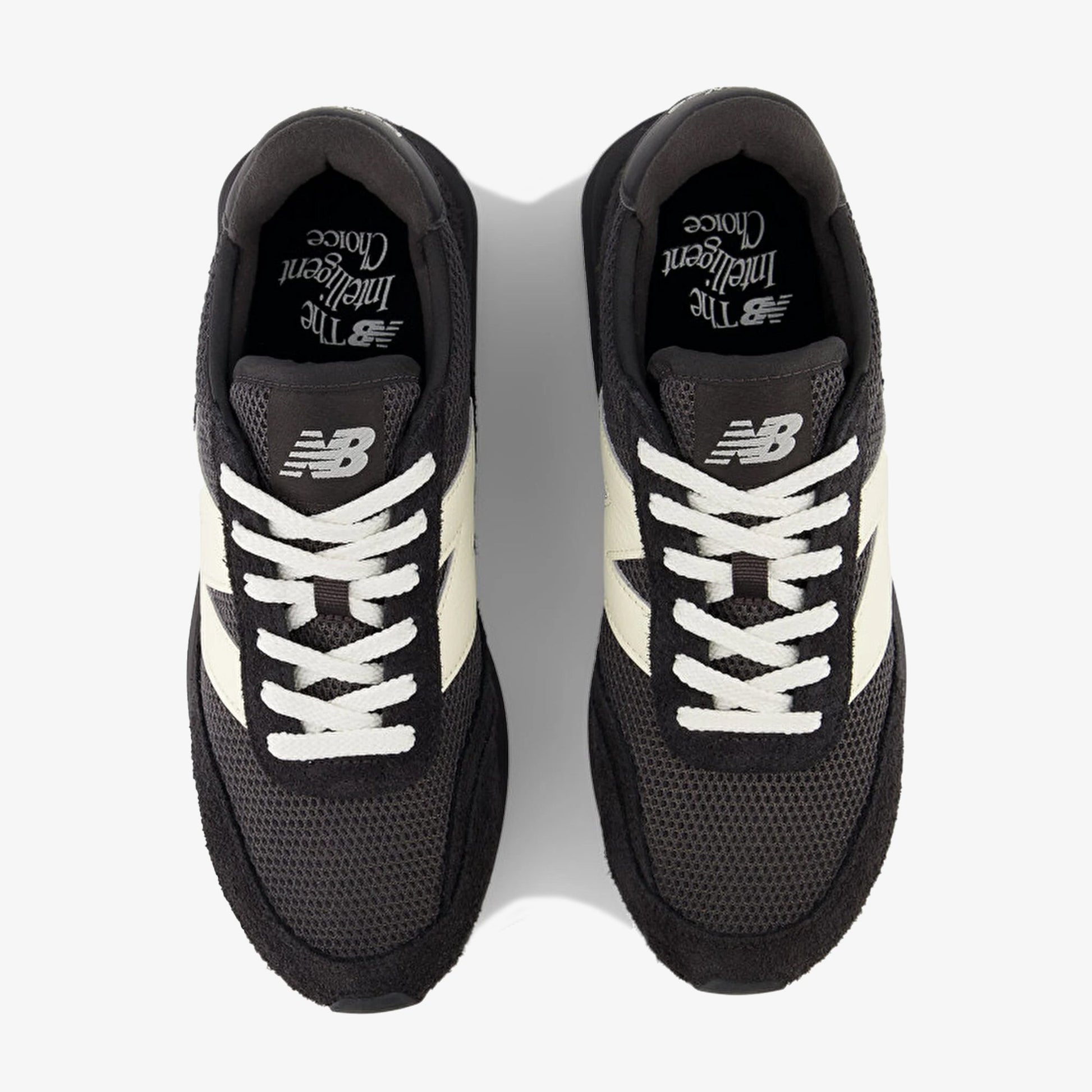 New Balance | 370 { BLACK/WHITE