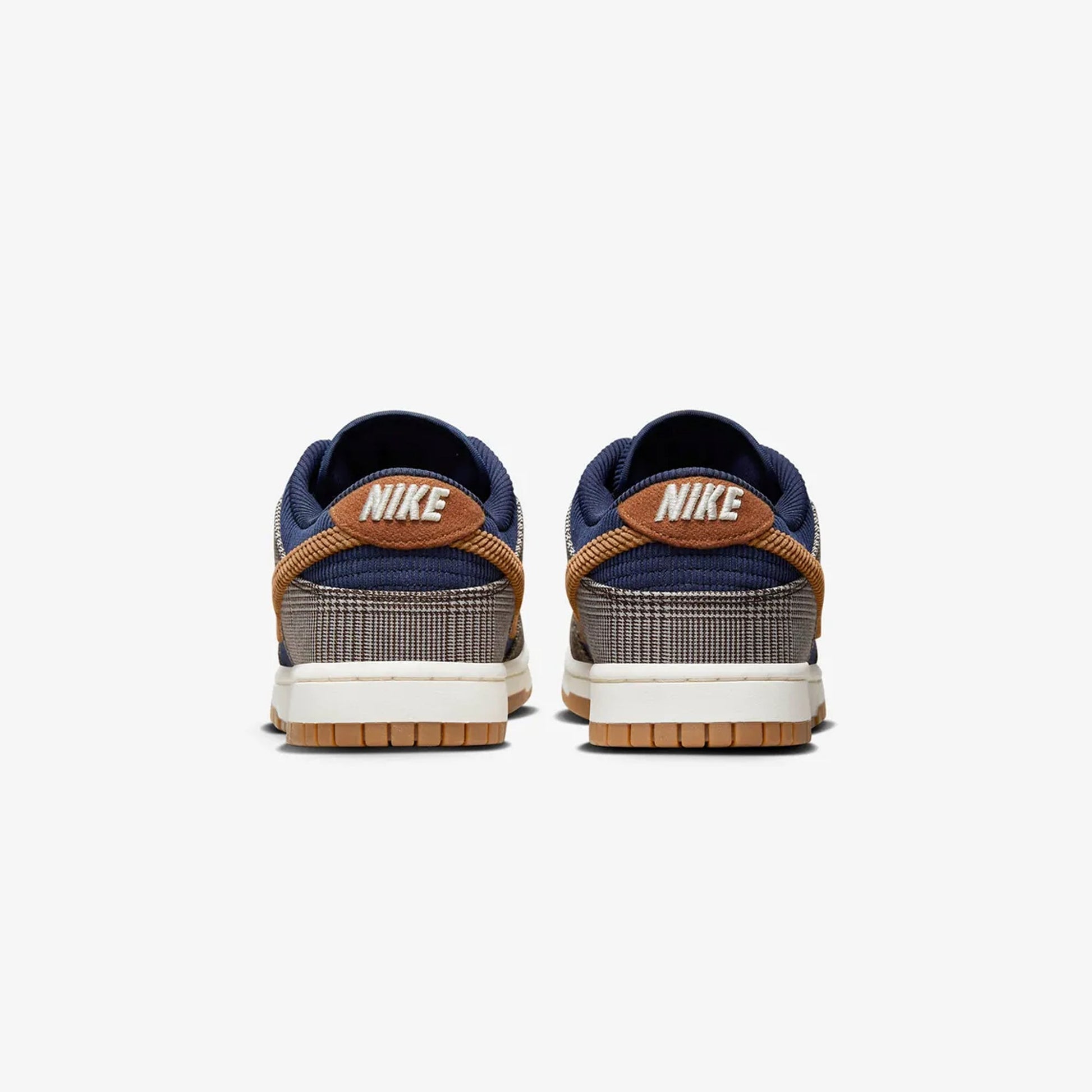Nike | DUNK LOW PREMIUM  { MIDNIGHT NAVY/ALE BROWN-PALE IVORY
