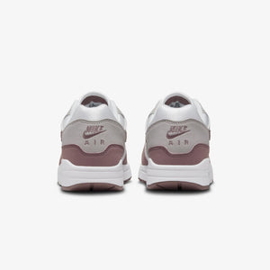 Nike | AIR MAX 1  { SUMMIT WHITE/SMOKEY MAUVE-LT IRON ORE