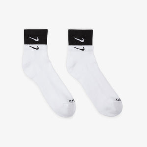 NIKE | EVERYDAY PLUS CUSHIONED SOCKS { WHITE/BLACK