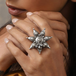 trueBrowns Silver Tone Floral Ring