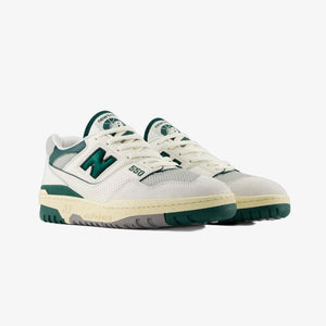 New Balance | BB550 { SEA SALT/MARSH GREEN