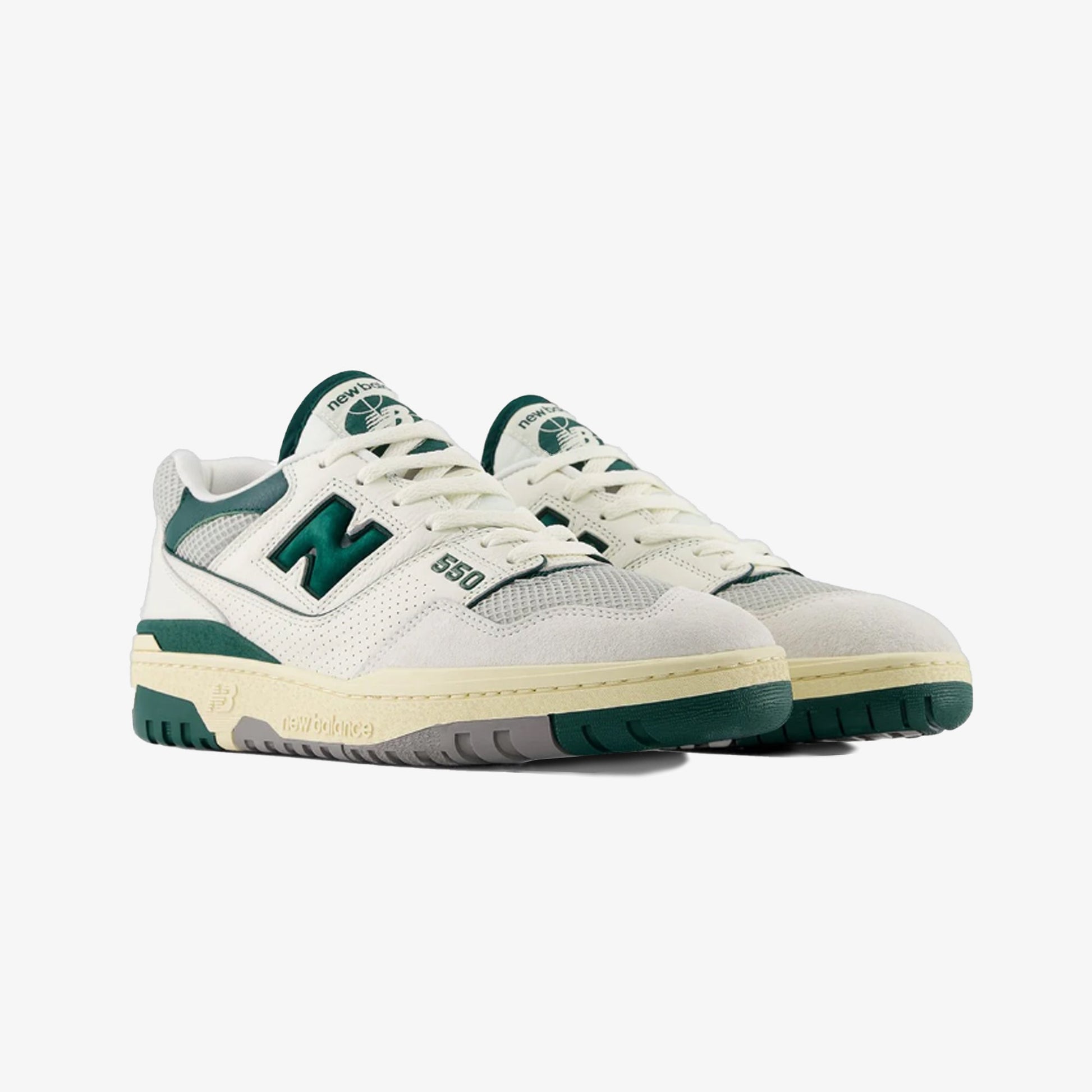New Balance | BB550 { SEA SALT/MARSH GREEN