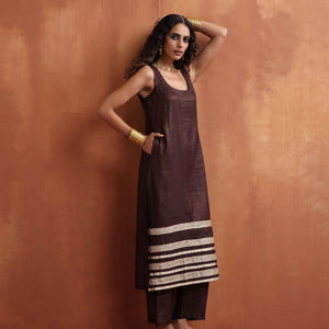 trueBrowns Brown Metallic Straight Kurta Set
